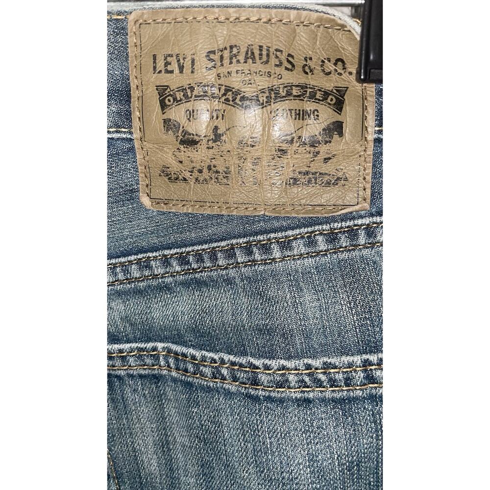 Levi’s 527 Jeans Adult 32x32 Blue Low Boot Cut Distressed Low Rise - Picture 3 of 5